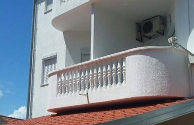 Balkon der Wohnung A1855, die auf der Insel Pasman in Kroatien zum Verkauf steht.