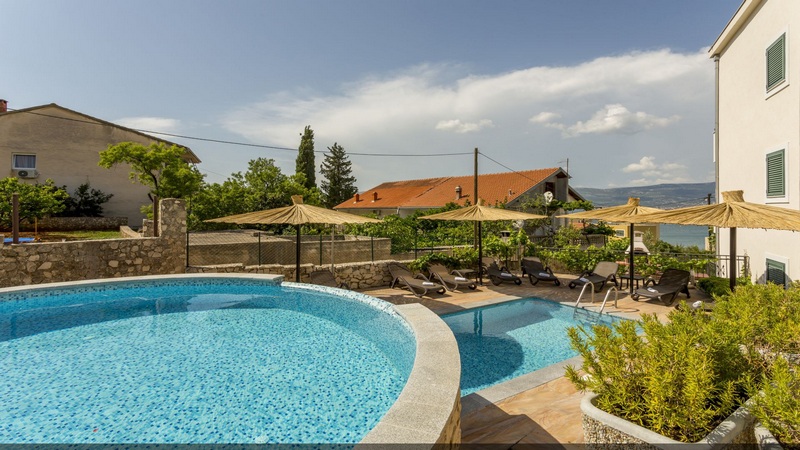 Wohnungen mit Swimmingpool auf der Insel Ciovo in Kroatien zum Verkauf - Panorama Scouting A2038.