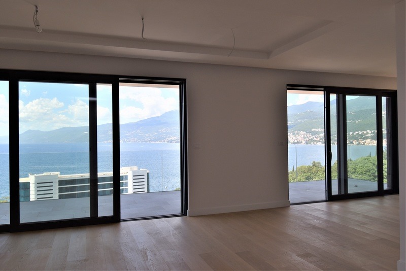 Wohnzimmer im Neubau-Appartement A2046 in Rijeka, Kroatien - Panorama Scouting.