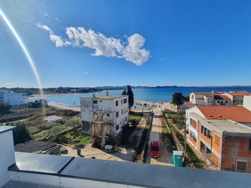 Terrasse der Immobilie A2379, die in Kroatien in der Region Zadar zum Verkauf steht - Panorama Scouting.
