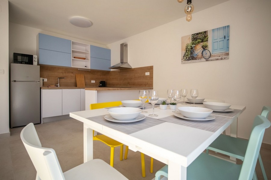 Küche und Esszimmer der Immobilie A2768 bei Zadar in Kroatien.