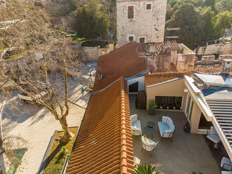 Schicke Wohnung auf 2 Etagen im Zentrum Zadars zu kaufen - Immobilien Kroatien