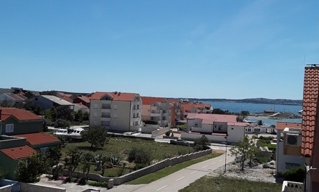Immobilien mit Blick auf das Meer auf der Insel Pag in Kroatien zum Verkauf - Panorama Scouting.