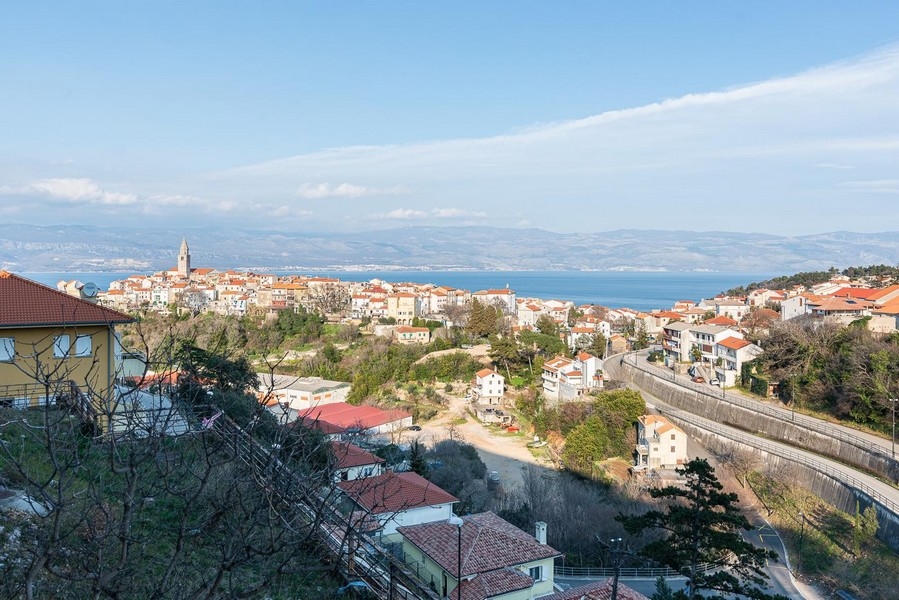 Appartement mit traumhaftem Blick auf das Meer zum Verkauf auf der Insel Krk in Kroatien - Panorama Scouting.