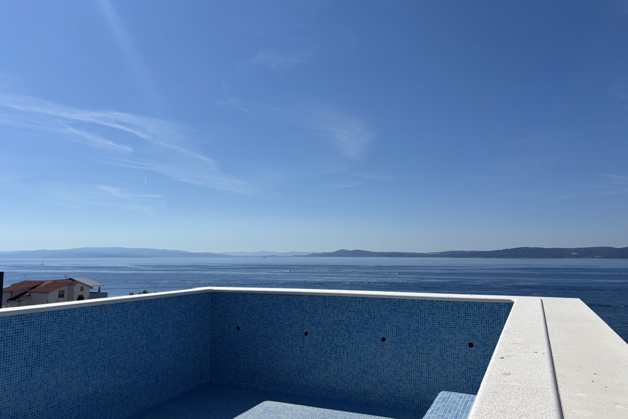 Pool auf der Dachterrasse der Wohnung A3944 auf Ciovo