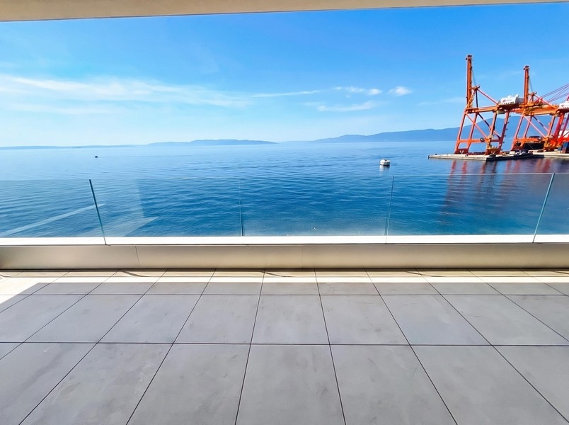 Terrasse mit Meerblick auf die Kvarner Bucht