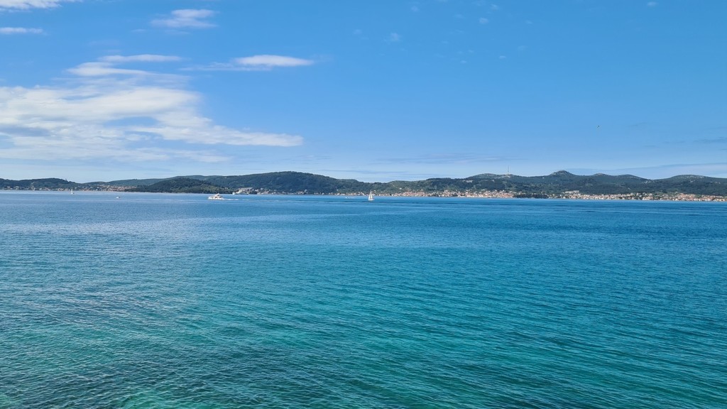 Blick über das Meer auf die Inseln vor Zadar