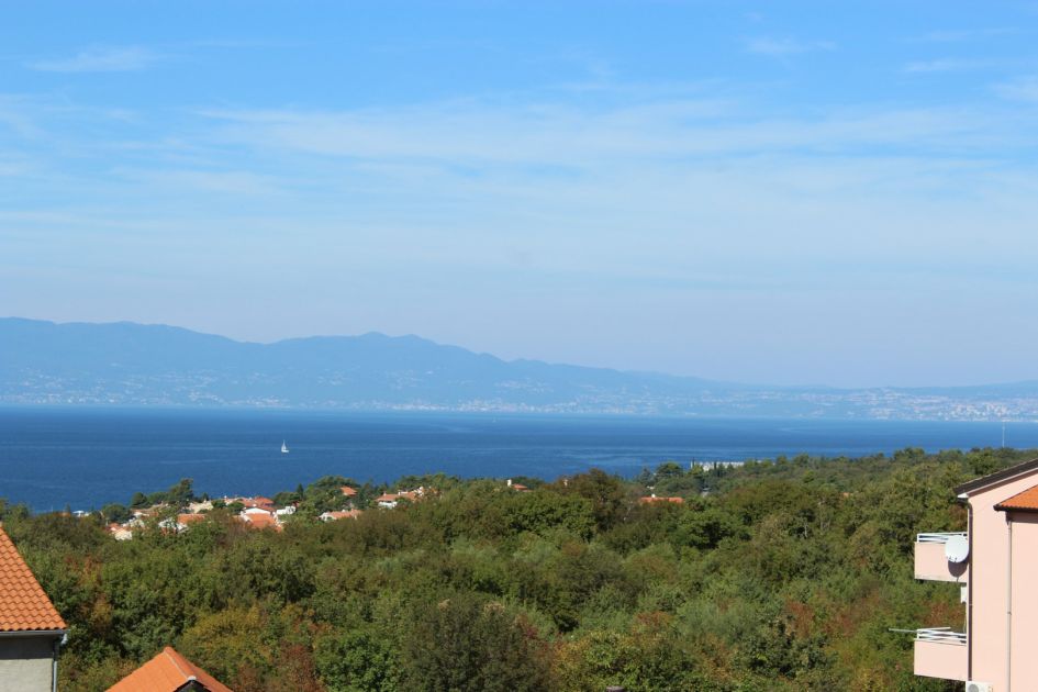 Immobilien in Kroatien - Maisonettewohnung auf der Insel Krk zum Verkauf.