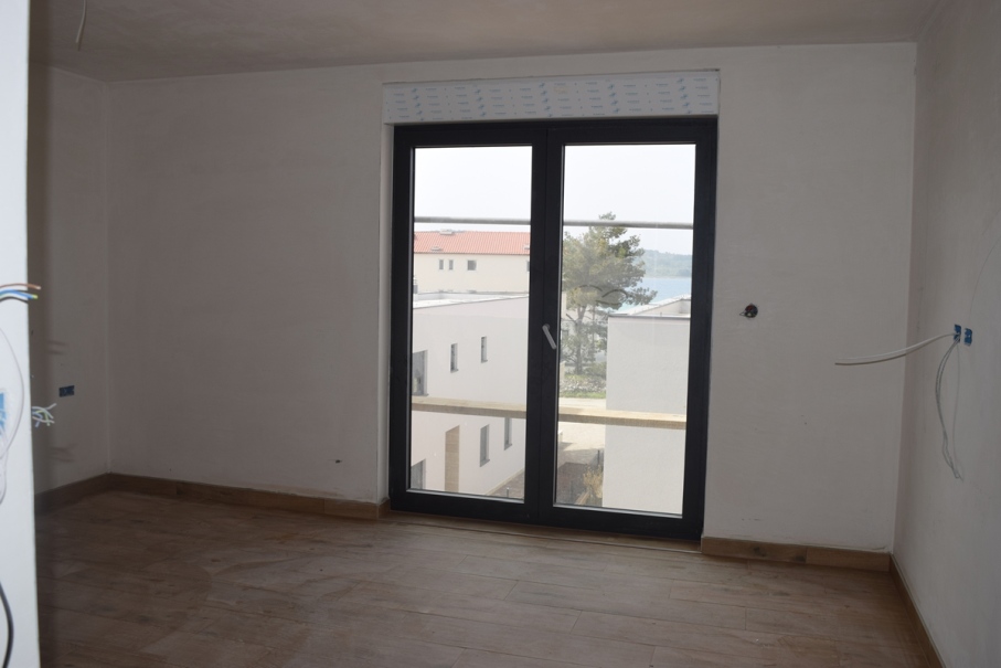Blick aus dem Schlafzimmer der Immobilie A912 bei Vodice in Kroatien.